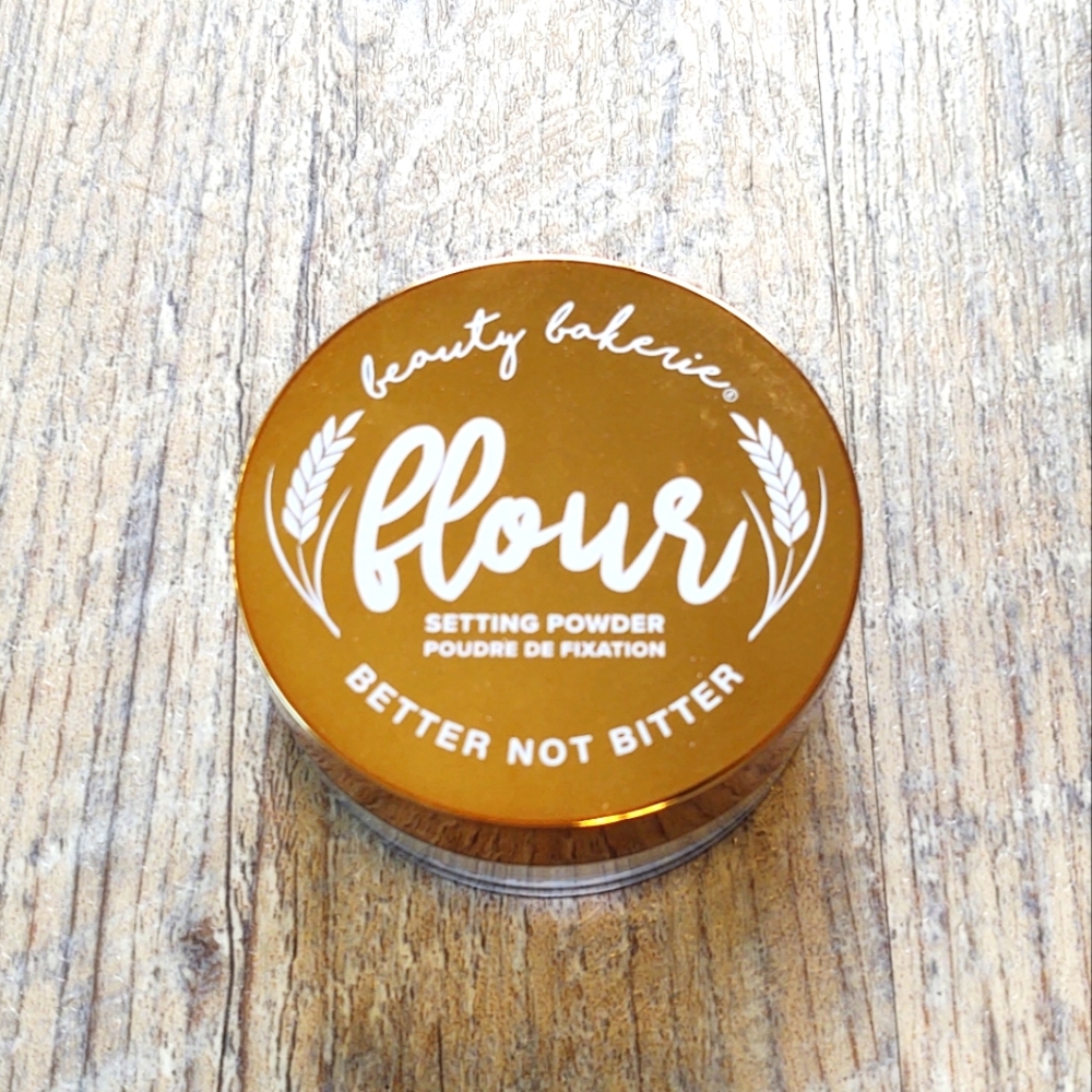 NIB Beauty Bakerie Flour Setting Powder - Oat (Translucent)